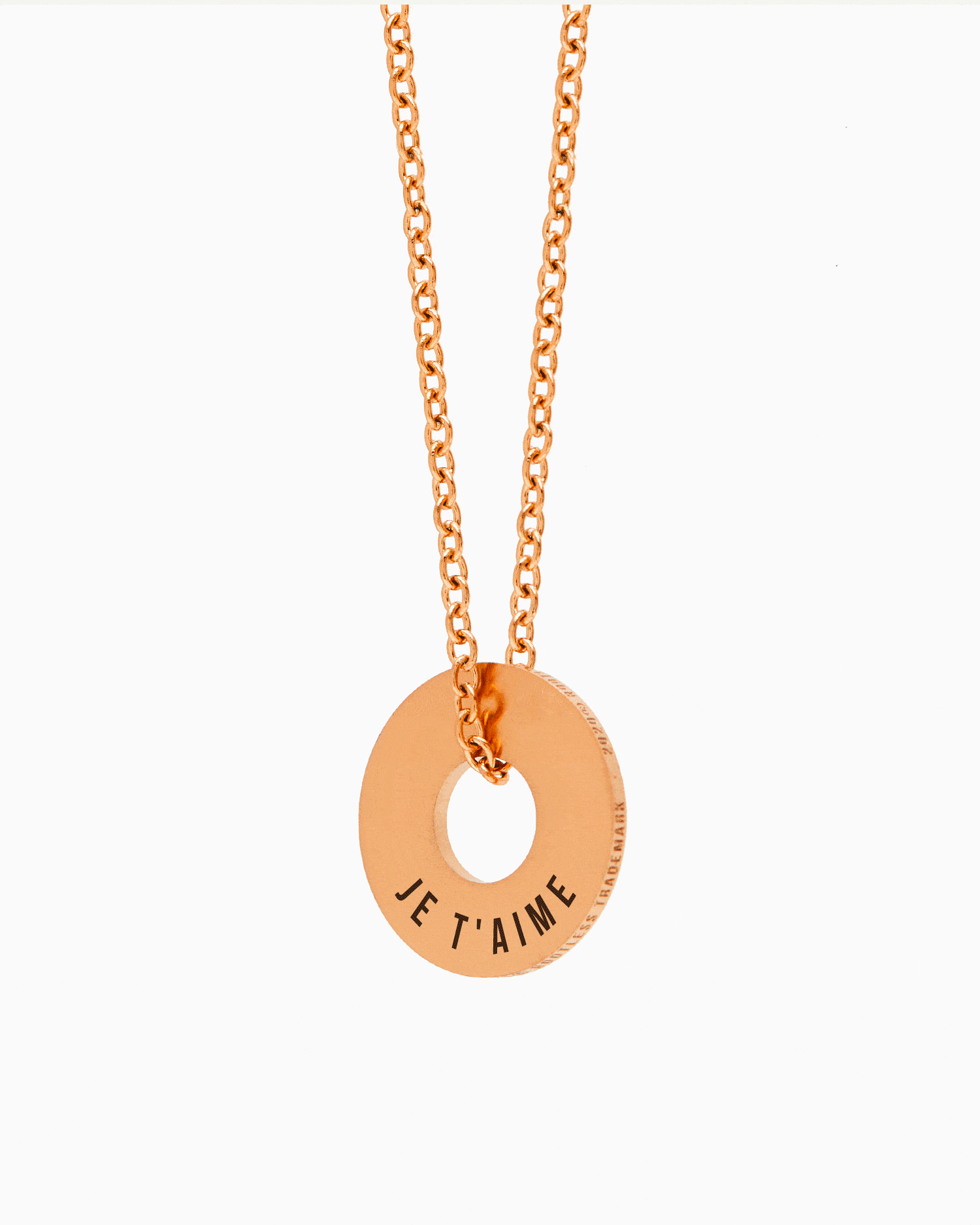 Anilla® en oro rosa con JE T'AIME grabado, montada en la cadena Evora