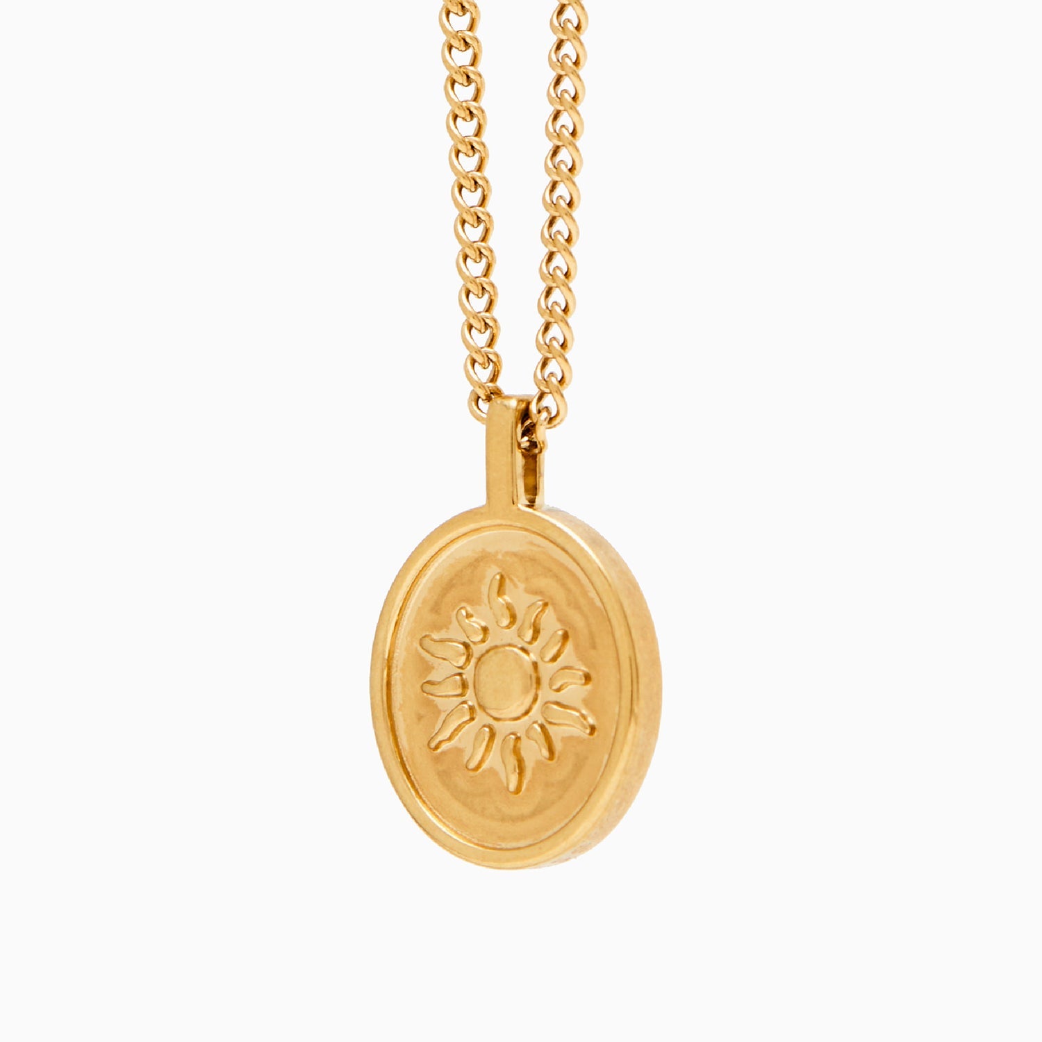 Collar Sentinel® dorado con medalla oval en relieve de sol y cadena de eslabón